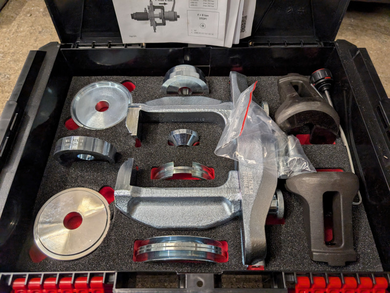 Werkzeugkoffer Wallmek Presse Radlager Achse Vigor