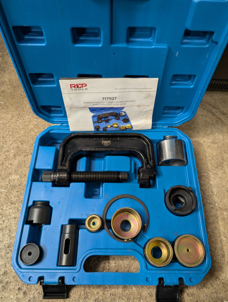 Werkzeugkoffer Traggelenk Mercedes Presse